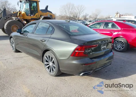 2022 Volvo S60 B5 Inscription/B5 Momentum from USA, damaged, VIN 7JRL12FZXNG192068